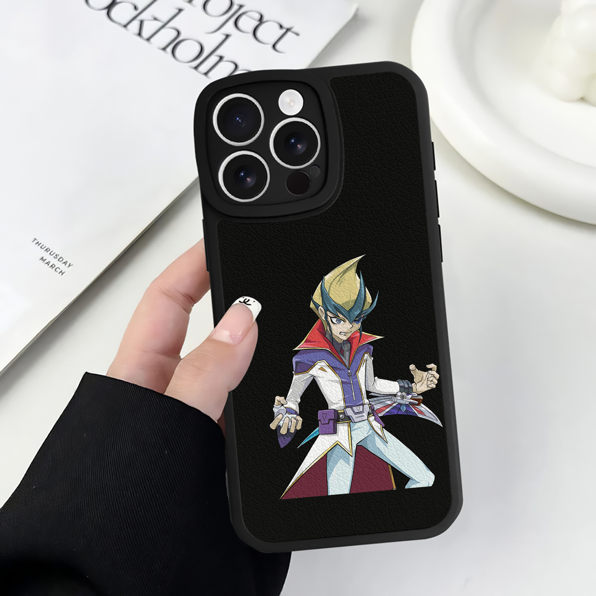 遊☆戯☆王 Yu-Gi-Oh! 【iPhone 16シリーズ対応】シリコンスマホケース（レザー調） 材質：シリコン
